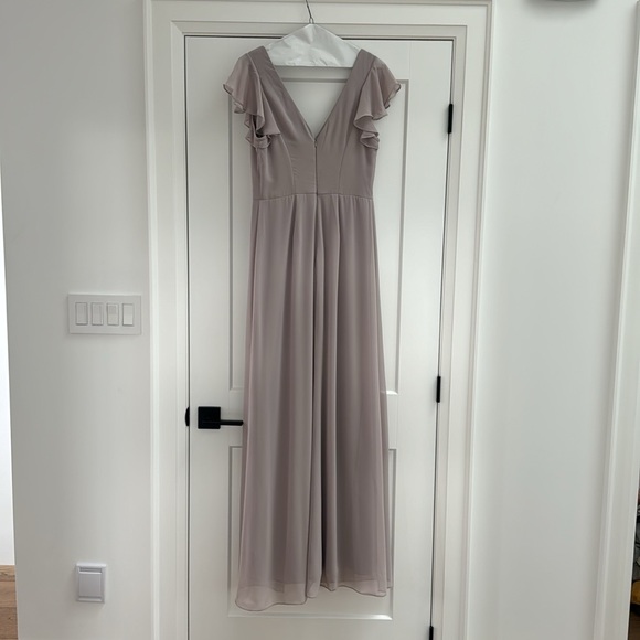 Taupe dress with slit - Picture 2 of 4